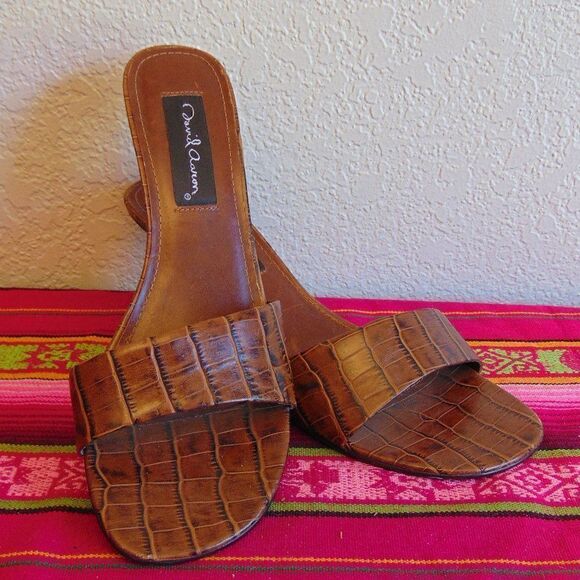 EUC DAVID AARON "Glori" Brown Leather Large Strap 3" Heel Sandals 9.5 - Picture 1 of 10